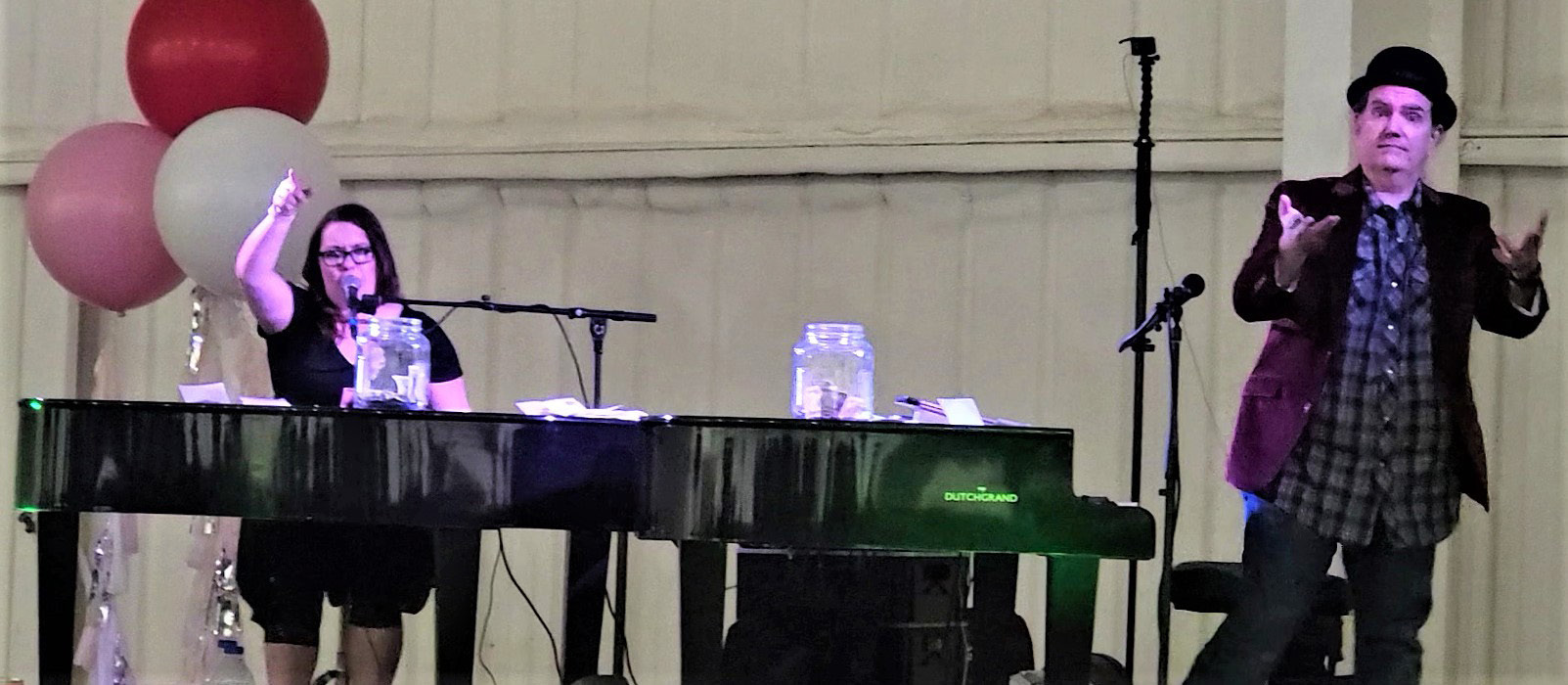 DUALING PIANOS
