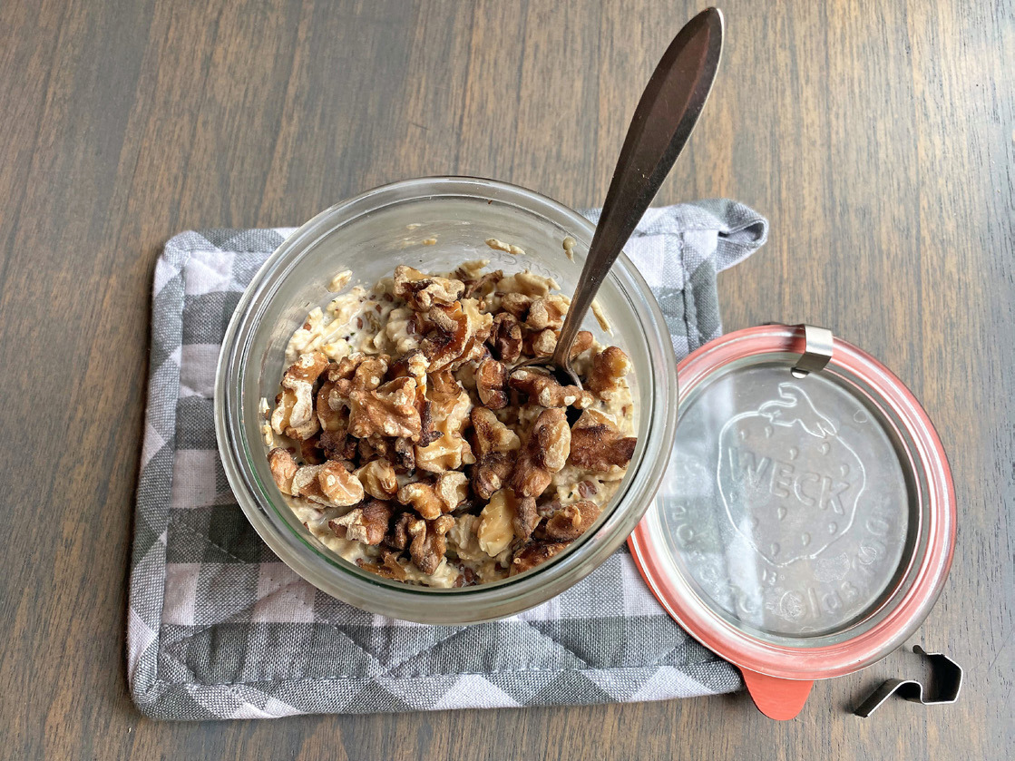 GRAB ’N’ GO BREAKFAST The concept for overnight oats is to place your oats, and other ingredients you might like, into a jar and cover with milk. Cover the jar and let set overnight in the fridge. The next morning, it’s ready to eat. | ANGELINA LARUE PHOTO