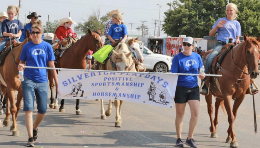RODEO TIME Last weekend’s weather was hot but clear, and neighbors turned out for events from parade to dunking booth to dancing. More photos, page 10. | MICHAEL HAYES PHOTO