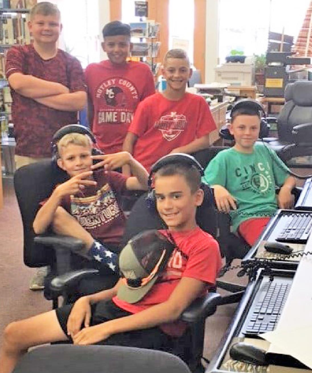 LIBRARY HANGOUT