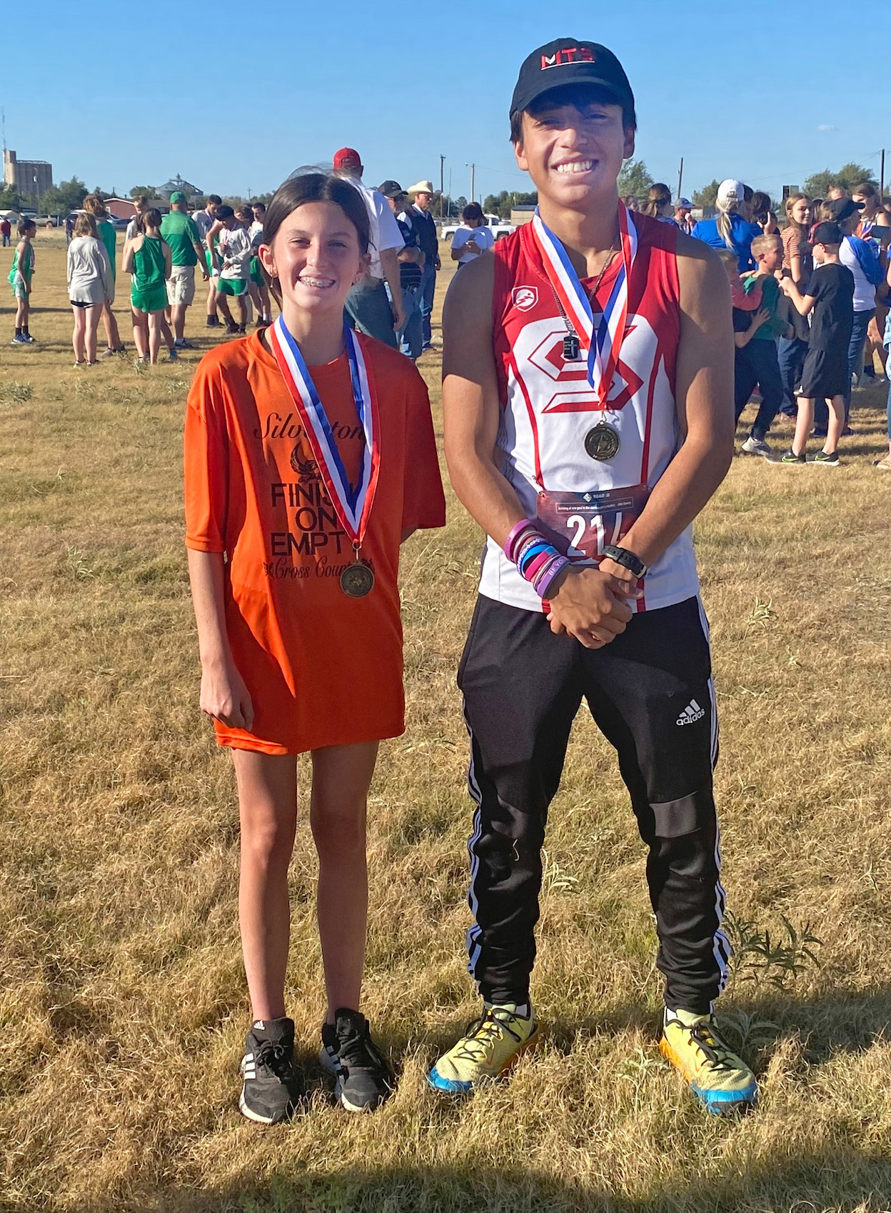 SILVERTON REGIONAL XC Melody Rampley, freshman (left) and Alex Acevedo, junior, qualified at last week’s district cross country meet to advance to regional. | COURTESY PHOTO
