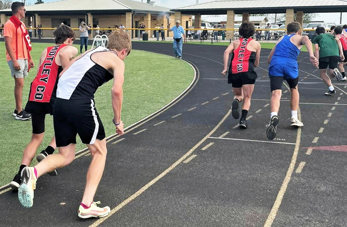 Motley Co. advances 9 to Area track meet