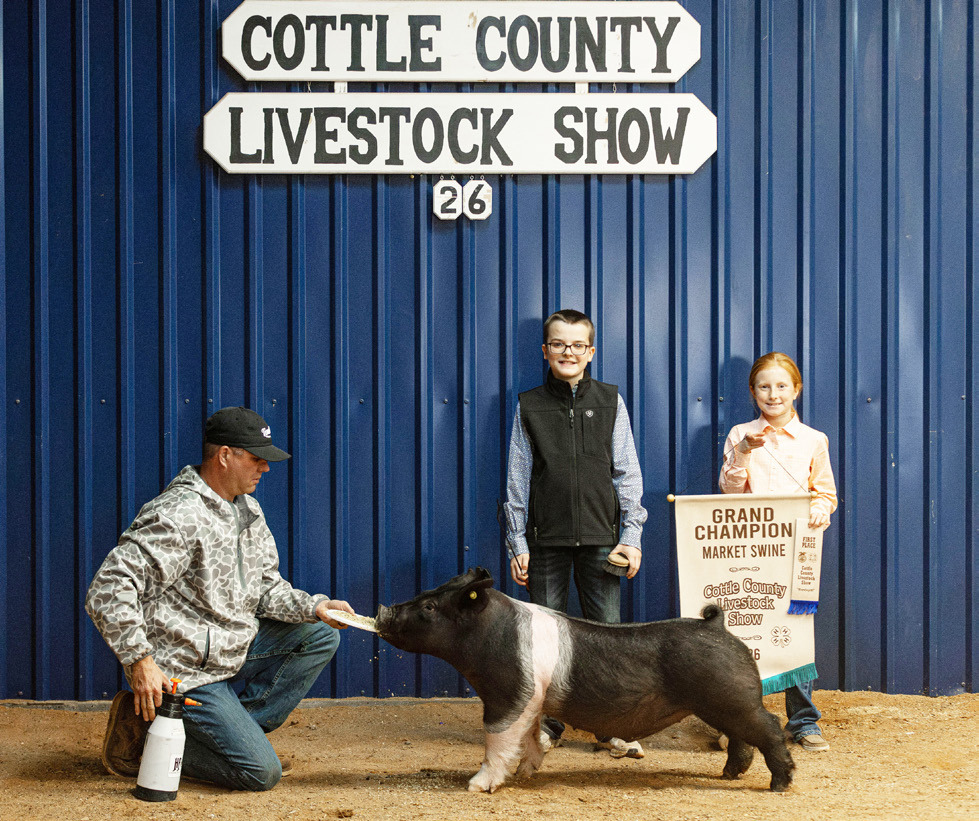 GRAND CHAMPION MARKET SWINE MADDOX MOORE