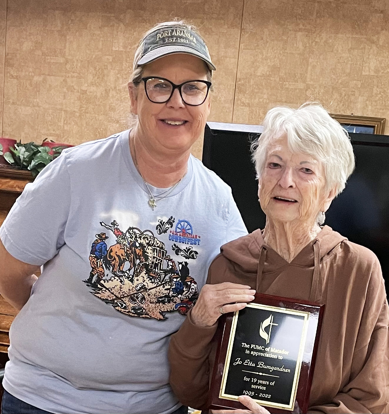 VOLUNTEER RECOGNITION JoEtta Bumgardner was honored at the Matador Methodist Church council meeting last Wednesday for her almost 30 years of service to the church as chairman of the ministries committee. During that time, JoEtta served almost 300 meals, while also keeping the church decorated for holidays and special occasions. Church secretary Dvonna Grundy presented the award, and all church members applauded JoEtta for her servant’s heart. | COURTESY PHOTO