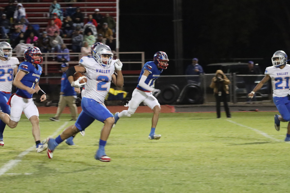 VALLEYFALLS TheValley Patriots fell to the Knox City Greyhounds 64-42 in a bi-district battle in Chillicothe last week. Knox City advances to the area round on Friday, Nov. 22, when they face Water Valley at Hermleigh at 6:30 p.m. | COURTESY PHOTOS|