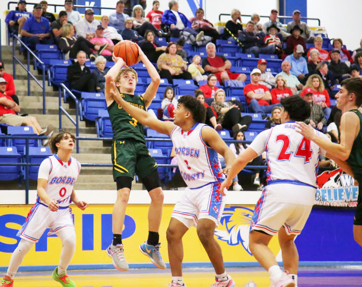 JAGS FALL The Guthrie Jaguars boys varsity basketball team fell to the Borden County Coyotes 49-33 in last week’s bi-district playoff game. | COURTESY PHOTO