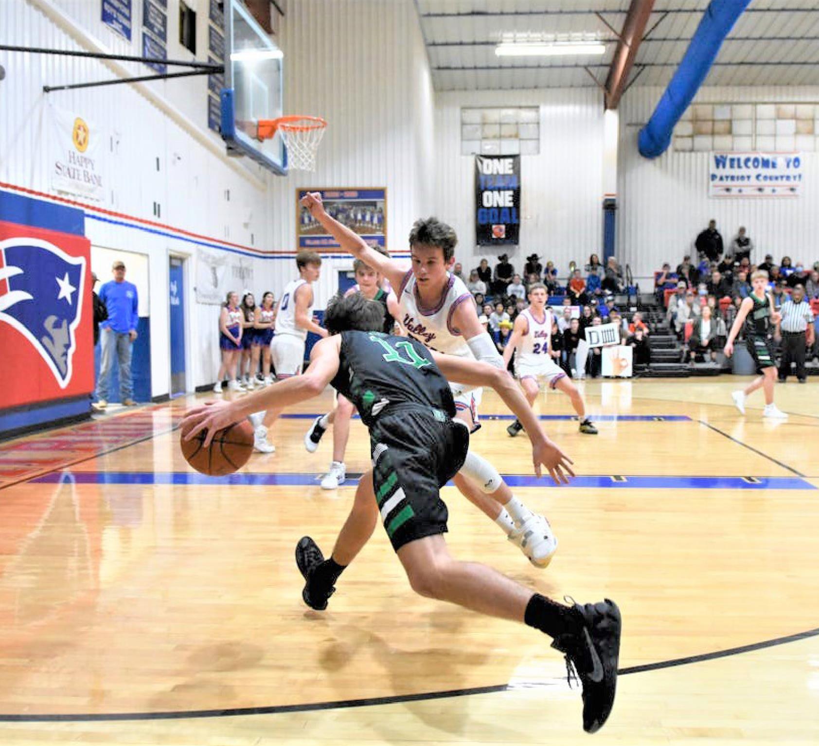 CLOSER TO PLAYOFFS The Valley Patriots took another step closer to the playoffs—and back-to-back district championships by defeating Hedley 46-34 Friday night. | COURTESY PHOTO