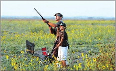 DROVES OF DOVES According to Texas Parks and Wildlife, 2023 shouldbeanoutstandingseasonfordovehunting.Thedepartment estimates there will be well over 40 million doves available, and hunters should prepare for an outstanding season. | TPWD PHOTO