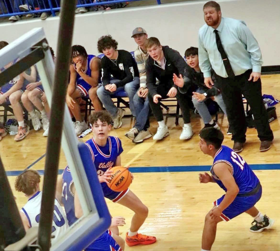 VALLEY BASKETBALL