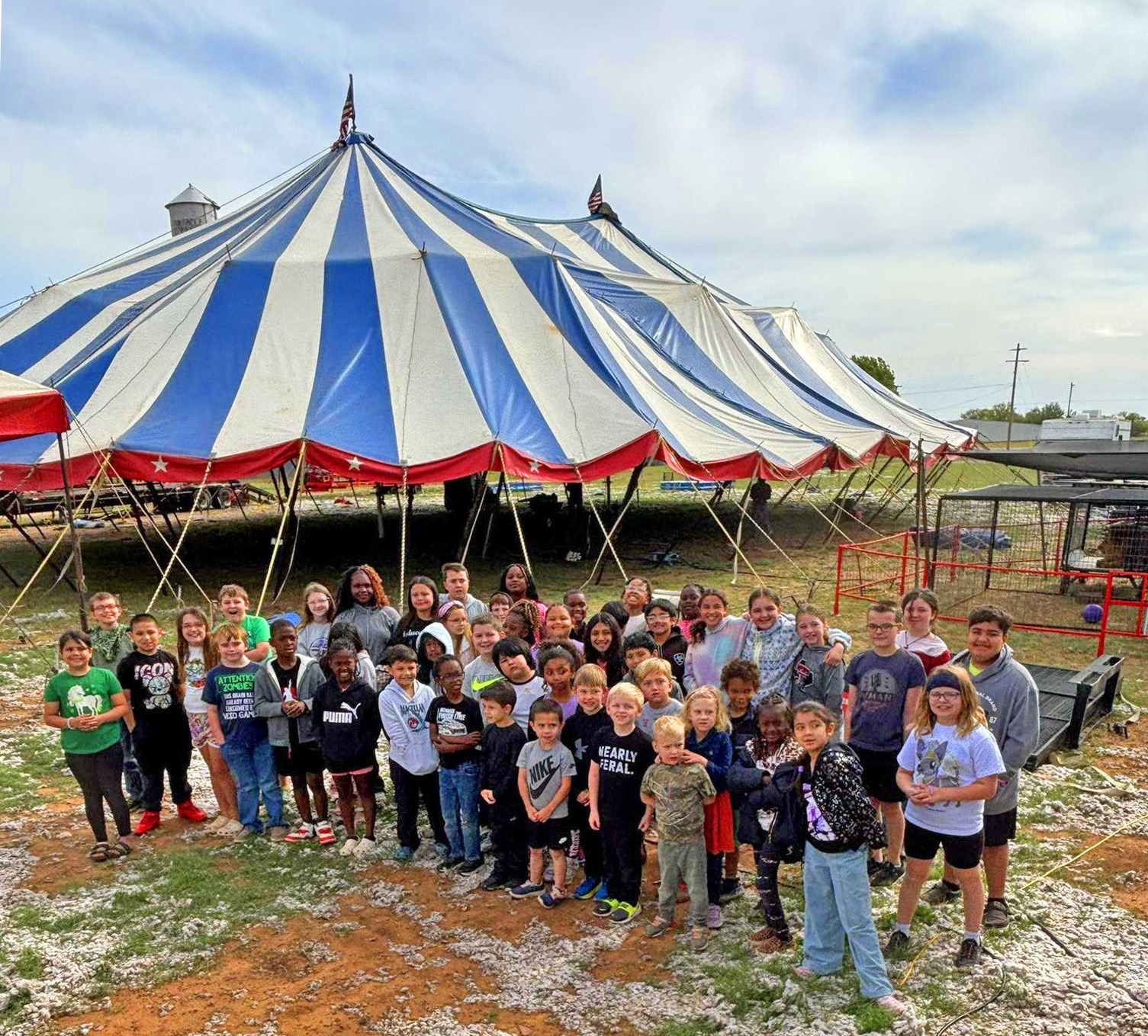 CIRCUS COMES TO TOWN