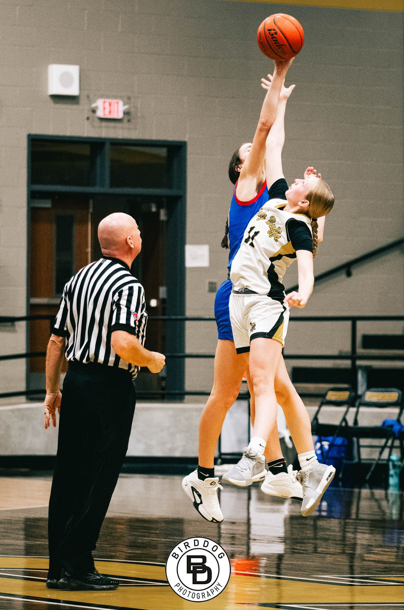 BASKETBALL BEGINS Girls’basketball got underway last week in Caprock Country.TheValley Lady Patriots, last year’s state runnersup and ranked #2 in the state in basketball polls this year, defeated the Petersburg Lady Buffs. | COURTESY PHOTO
