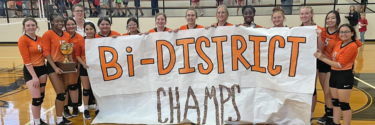 PADUCAH VOLLEYBALL The Paducah Lady Dragons volleyball team took home the bi-district championship last week. The girls won 25-13, 25-19, 21-25, and 25-17 against Electra. The win earned the girls a game with the Graford Jackrabbits for the areachampionship in Wichita Falls. They lost to Graford in the area round, but had a great season. | COURTESY PHOTO