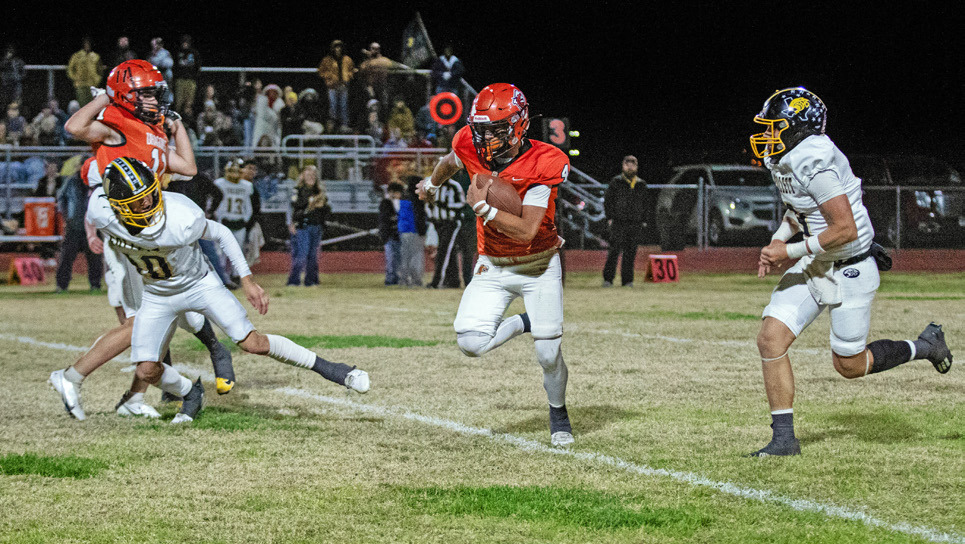PADUCAHSEASONENDS The Dragons fell to Follett lastThursday in bi-district six-man football action. | MARIA RAMIREZ
