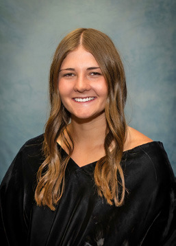 VALEDICTORIAN Mackenzie Gardner