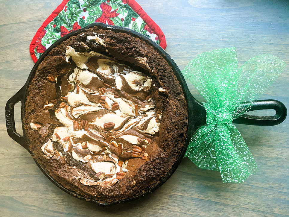 IT’S IN THE PAN Here’s a way to present a yummy gift that would provide a decadent treat yet give something the recipient can keep after the brownies are long gone. | ANGELINA LaRUE PHOTO
