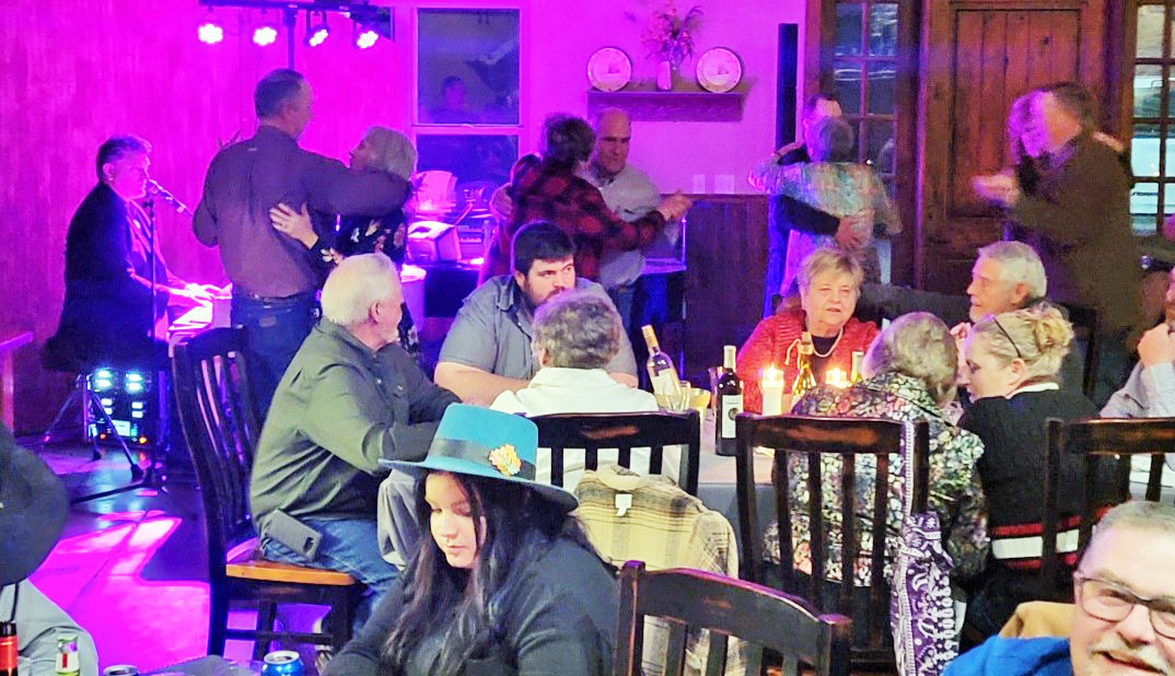 Good times to roll this Saturday in Matador with ‘Killer Dueling Pianos’