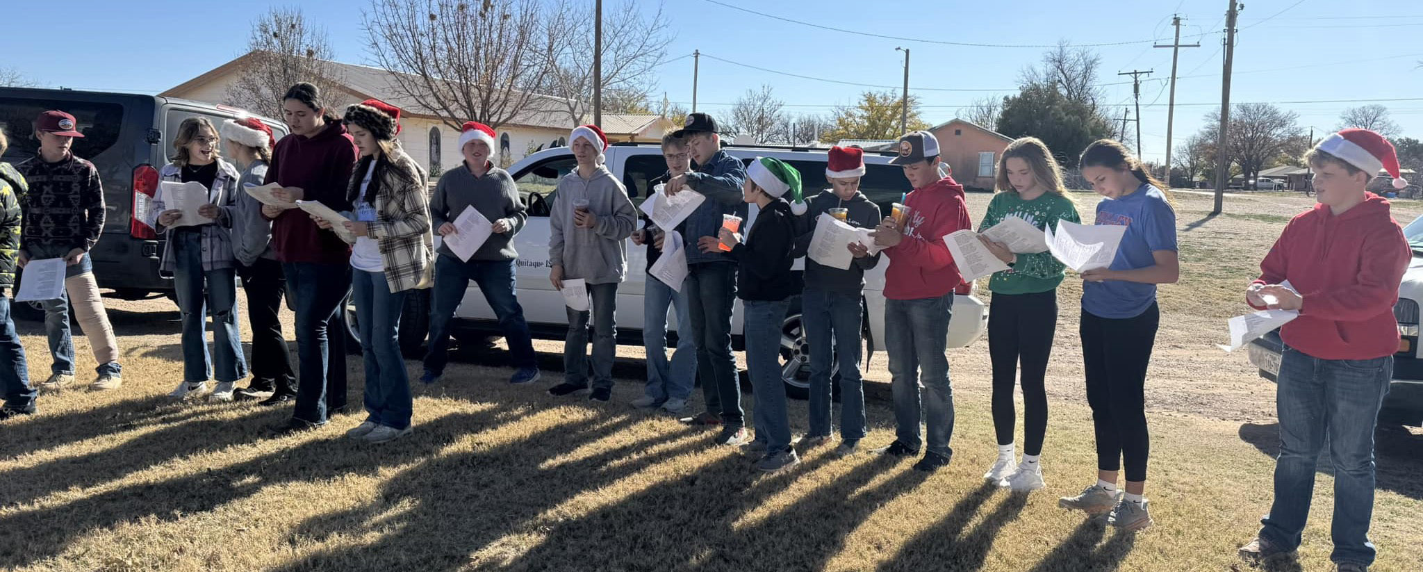 SPOTLIGHT ON CAROLING IN VALLEY