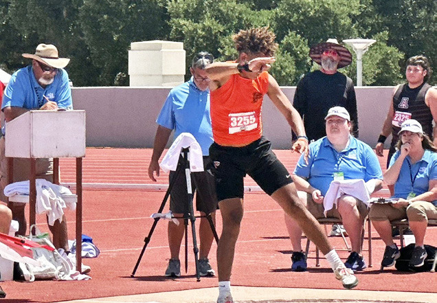 IN BOYS SHOT PUT