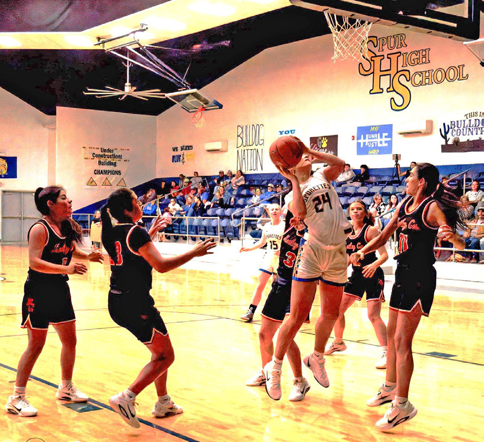 Matadors, Lady Mats tip off district play
