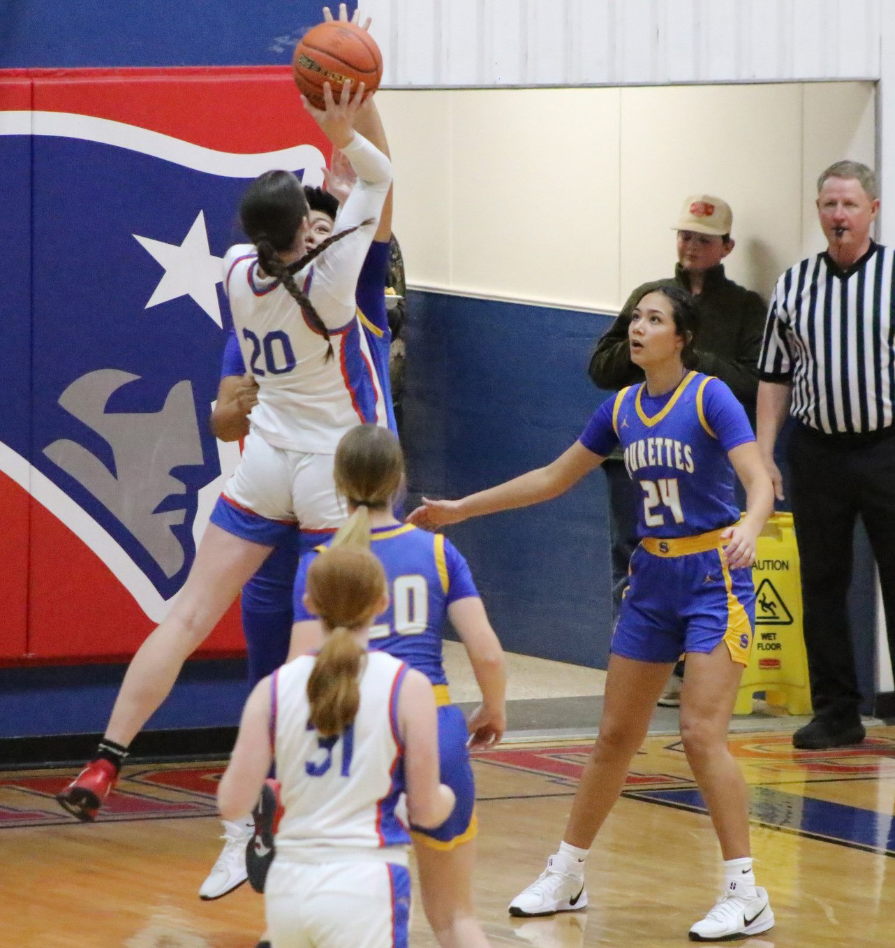 VALLEY WINS The Valley girls and boys varsity basketball teams both won last week against Spur.The #2-in-the-state Lady Patriots prevailed over the Spurettes 56-33, and the #15-in-the-stateValley boys basketball team defeated Spur 70-17. | DANA CONRAD PHOTOS
