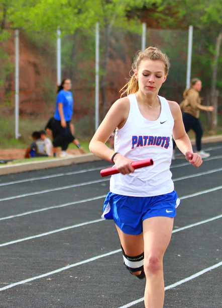 Valley track stars advance to Area