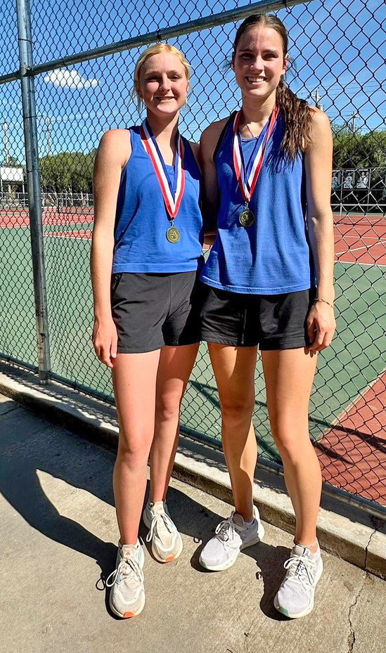 Valley tennis serves up a trip to Regionals