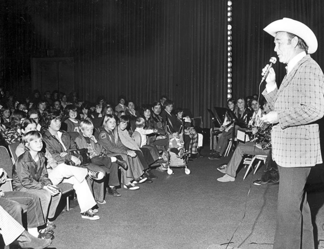 1975 APPEARANCE Roy Rogers marketed "Mackintosh and T.J." with movie theater appearances in 1975. | COURTESY PHOTO