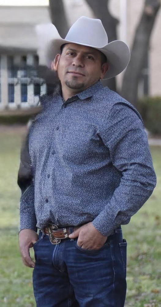 ARTURO FLORES