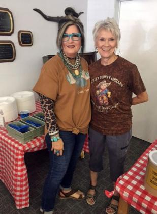 BEANS AND CORNBREAD Motley County librarian and volunteer Deb Spray helped with the annual beans and cornbread fundraiser last month. | COURTESY PHOTO