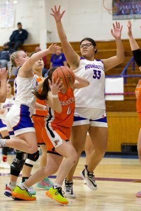 PADUCAHSPLITSGAMES In last week’s basketball games, the Paducah Dragons defeated the Knox City Greyhounds in a buzzer-beater 56-55, and the Paducah Lady Dragons took a tough loss to the KC Lady Hounds, 41-21. | SHERI BATY PHOTOS