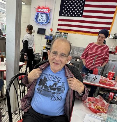 ROUTE SUPERMAN Gordon Elliott, 90, proprietor of the famous Rail Haven Motor Court in Springfield, Missouri, is a fan of the Steakburger and fries from the nearby Steak ’n Shake.