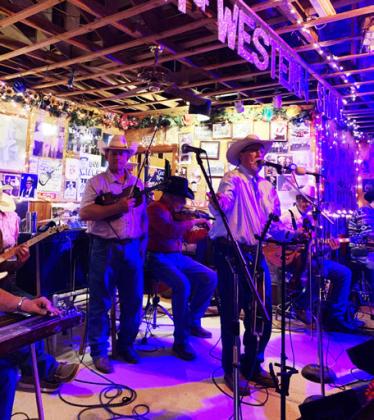 Singin’ in the rain: 53rd Bob Wills Day swings along swimmingly despite weather