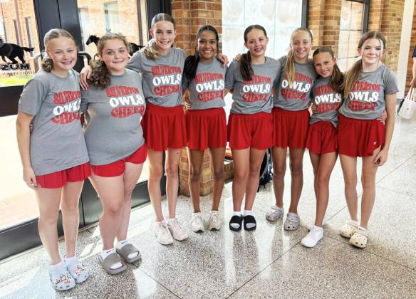 Silverton cheerleaders