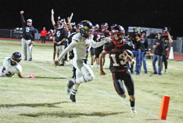 Motley prevails in playoff, advances