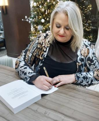 Roaring Springs native Amy Bearden to sign debut book April 20