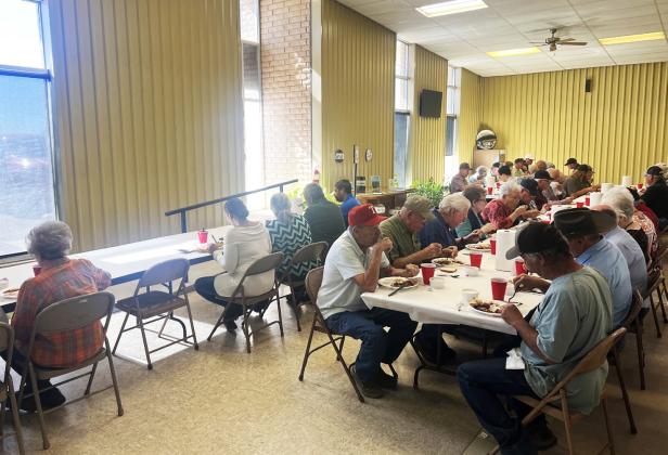 Community turns out, helps Bearden celebrate retirement