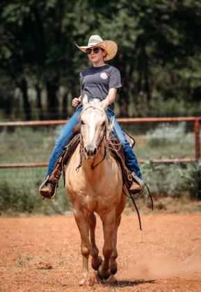 MADDEE FOSTER, RODEO QUEEN CANDIDATE 2026 | LINDSAY HUMPHREYS PHOTOGRAPHY
