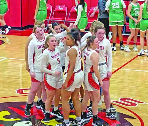 Silverton tops Hedley 62-34 to clinch playoff spot