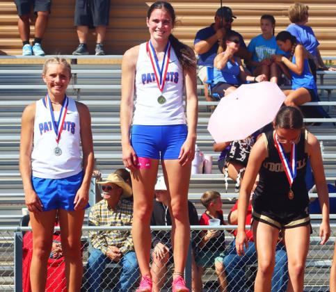 Trinity Schlueter Hartlee Battey 400 M Run