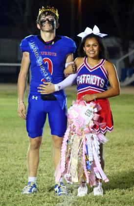HOMECOMING KING Senior Kason Thompson, escorted by classmate Lizbeth Cruz,wascrownedHomecomingKingafter Friday night’s game. | COURTESY PHOTO BY VALLEY YEARBOOK