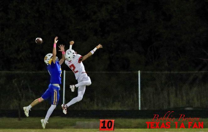 LEAP, HAYGEN. LEAP! Haygen Lopez leaps for a completion against the Spur Bulldogs Friday night, Oct. 10 during a major Bulldog upset. | COURTESY PHOTO BY TEXAS 1A FAN