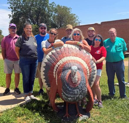 TENTHOUSANDFORTURKEY Leaders in the City ofTurkey turned out to express their thanks to the Texas Panhandle 100 Club for donations to its volunteer fire department. Other communities benefited as well; see pages 4, 6. | COURTESY PHOTOs