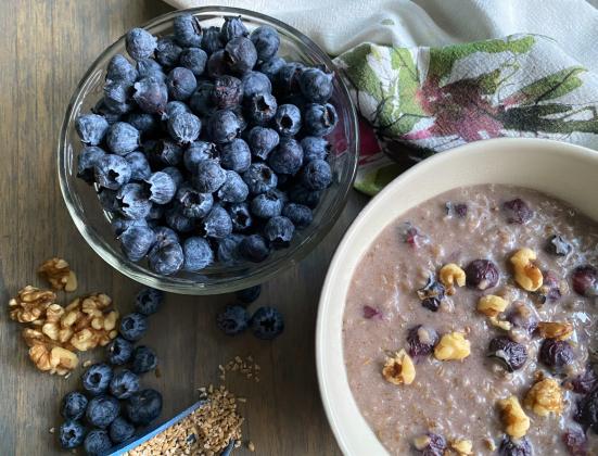 THIS TUMMY-WARMING BREAKFAST DISH is filled with the good stuff our bodies need, especially going into a holiday season when we may not always make the best nutritional choices. | ANGELINA LaRUE PHOTO