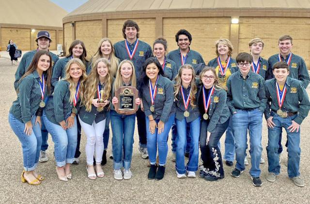 BI-DISTRICT BOUND The Guthrie company of “Kodachrome” competed last week at the District One Act Play meet in Spur and was selected to advance to Bi-District, which will be March 20 in Post. Front row: Jolie Everson, Hallie Everson, Ella Jenkins, Lynndee Foster, Wendy Uribe, Natalie McWhirter, Emma Hardin, Brett Hardin, Hazen Lamb. Back row: Zane Moore, MacKenzie Gardner, Journey Johnson, Hadley Ray, Julianna Smith, Jordan Jernigan, AmyRichardson,KalebGreen,andGusSmith.|COURTESYPHOTOS