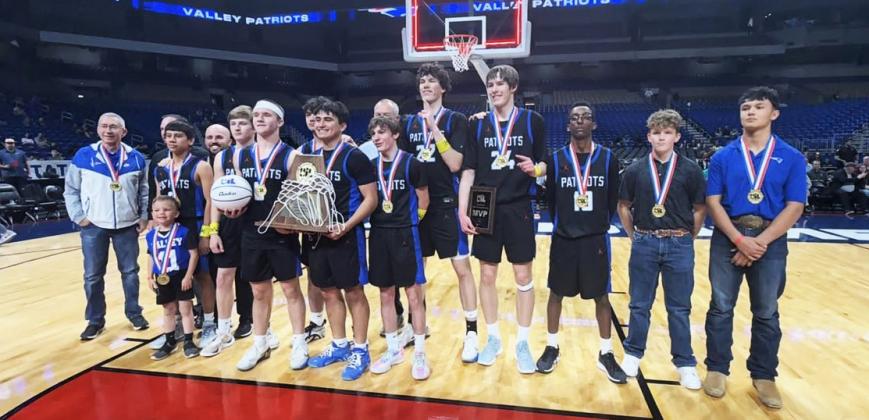 VALLEY VICTORY The Valley Patriots celebrated winning the school’s first boys basketball championship last week at the Alamodome in San Antonio. | COURTESY PHOTO