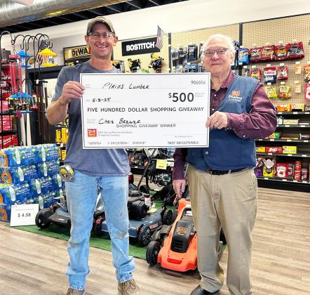 SHOPPING SPREE WINNERS Congratulations go to Chris Brewer and Dianne Flores of Paducah. They are the winners of the $500 Do It Best shopping spree at Plains Lumber Company.Their names were drawn at the Paducah store by Ruby Hurd, along with store manager Glynn Willis. Brewer was on hand for the drawing. | COURTESY PHOTOS