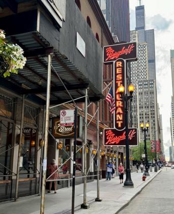 BERGHOFF’SRESTAURANTon theChicago Loop—only steps from the starting point of Route 66—has been family-operated for more than 125 years.