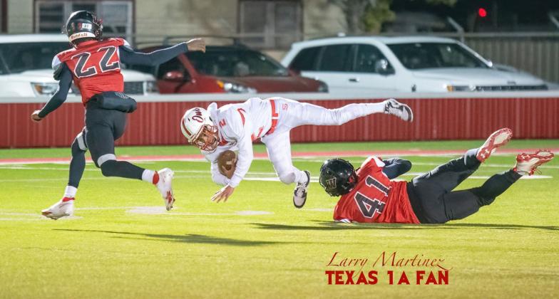 SILVERTONFALLS SilvertonfounditsrematchwithWhitharralatoughoneasthePanthersdispatched the Owls in Lockney Friday night, 46-0. | TEXAS 1A FAN PHOTO