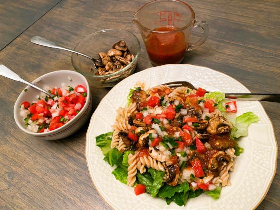 PIQUANT PICO DE GALLO is the centerpiece of this tasty restaurant-style salad you can make at home. | ANGELINA LaRUE PHOTO