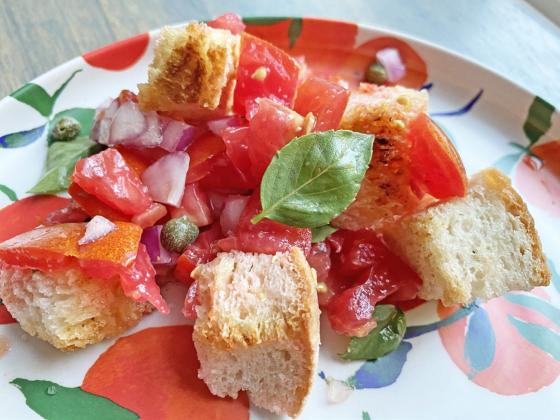 TOMAY-TO, TO-MAH-TO Whichever way you say it, the summer favorite is great in this Tuscan salad. | ANGELINA LARUE PHOTO